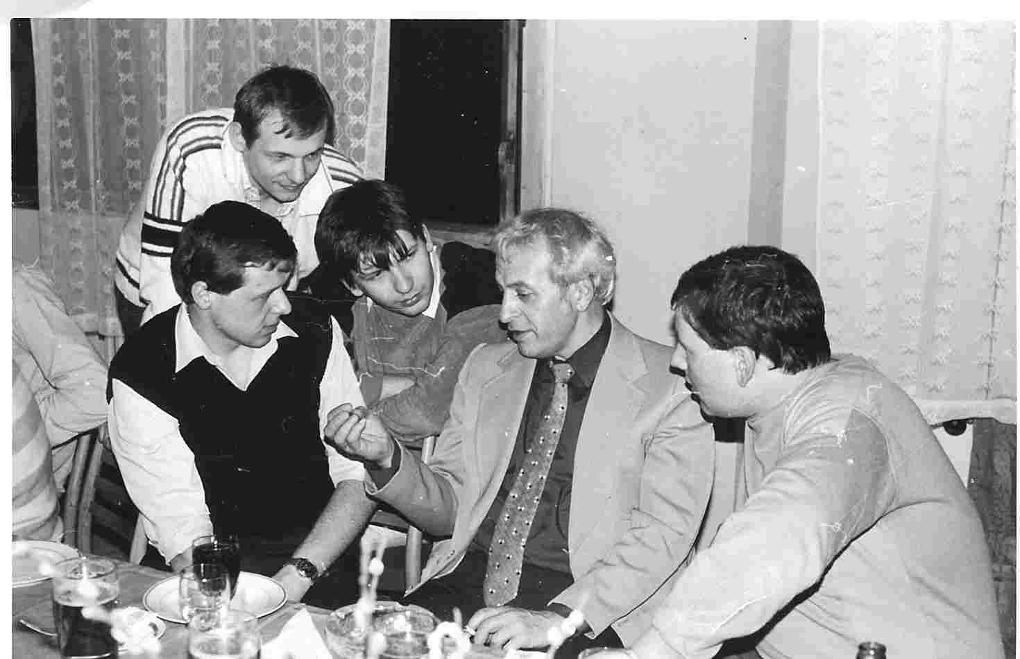 Pohůnek-Hroudička-Suchopár-Rýpar+kantor-rozlučka V-1987.jpg